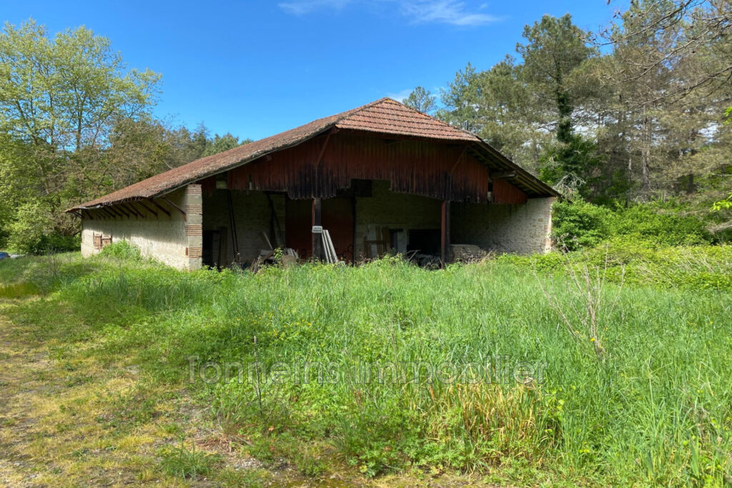 À vendre ? Grange en pierre de 500 m² à rénover avec terrain d – 1 pièce – NR chambres – 500.00 m²
