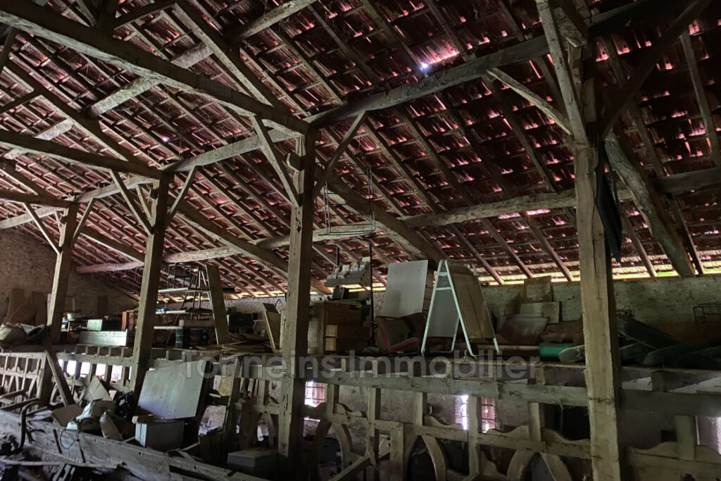 À vendre ? Grange en pierre de 500 m² à rénover avec terrain d – 1 pièce – NR chambres – 500.00 m²