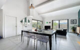 Belle villa contemporaine avec piscine et cuisine d&rsquo;été – 5 pièces – 4 chambres – 168.00 m²