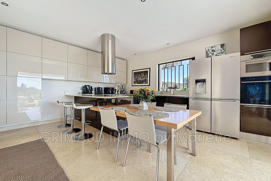 Maison à vendre à Sainte-Maxime — Vue mer — photo 6