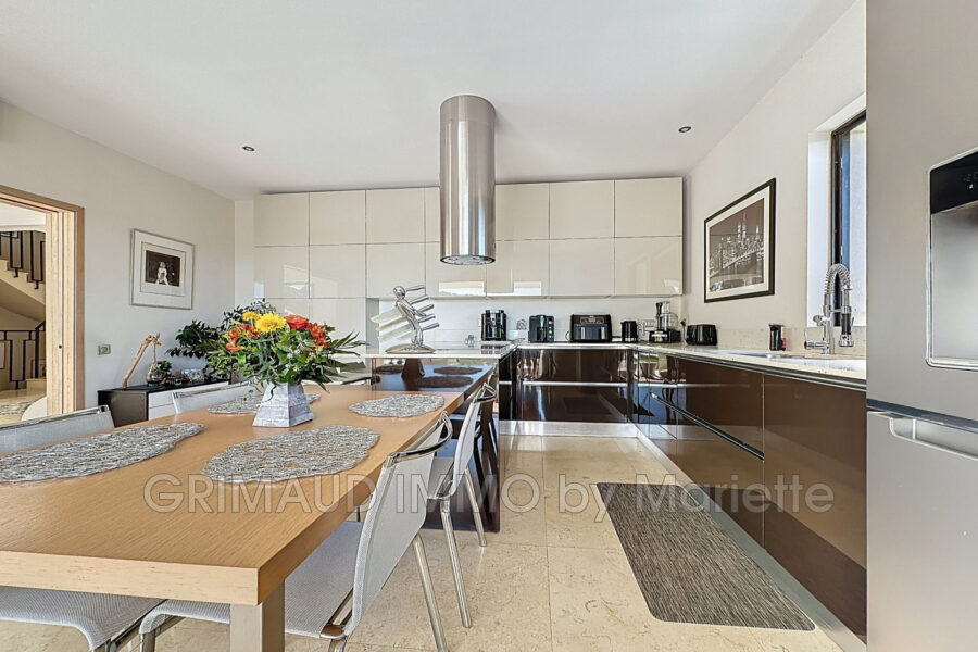 Maison à vendre à Sainte-Maxime — Vue mer — photo 7
