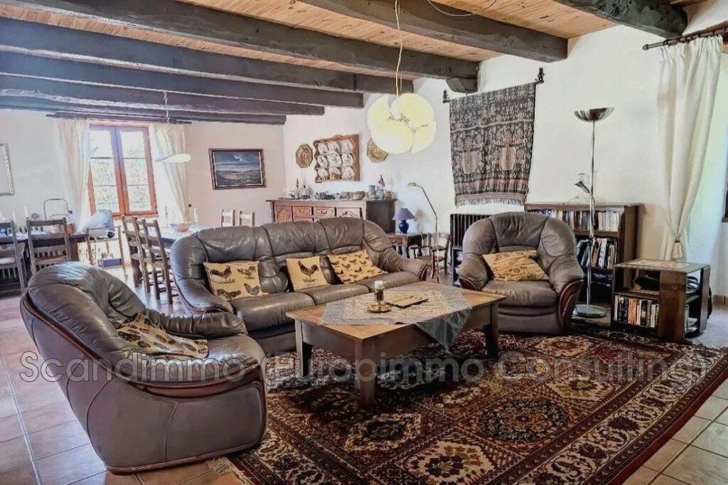 vente maison 8 Pièce(s) – 8 pièces – 6 chambres – 211.56 m²