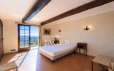 Charmante villa provençale pleine de potentiel avec vue mer pa – 7 pièces – 6 chambres – 255.00 m²