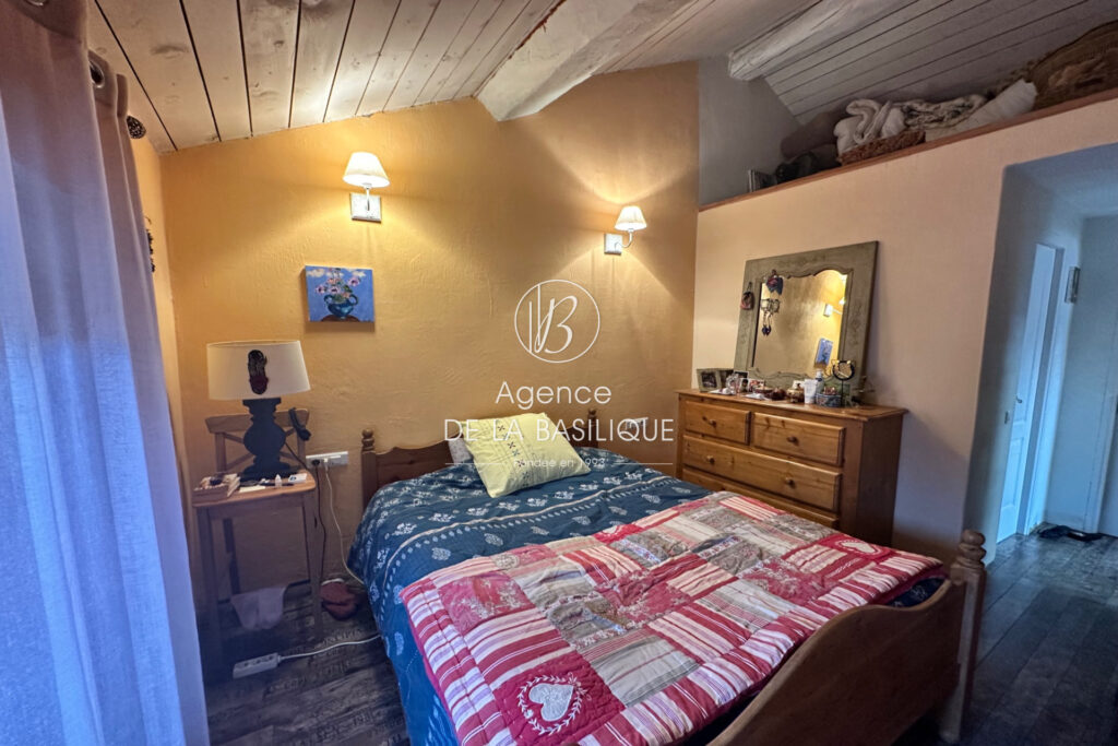 vente maison de village – NR pièces – 2 chambres – 94.00 m²