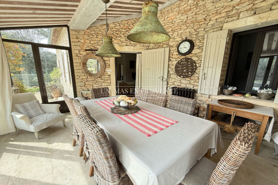 Maison à louer à Lacoste