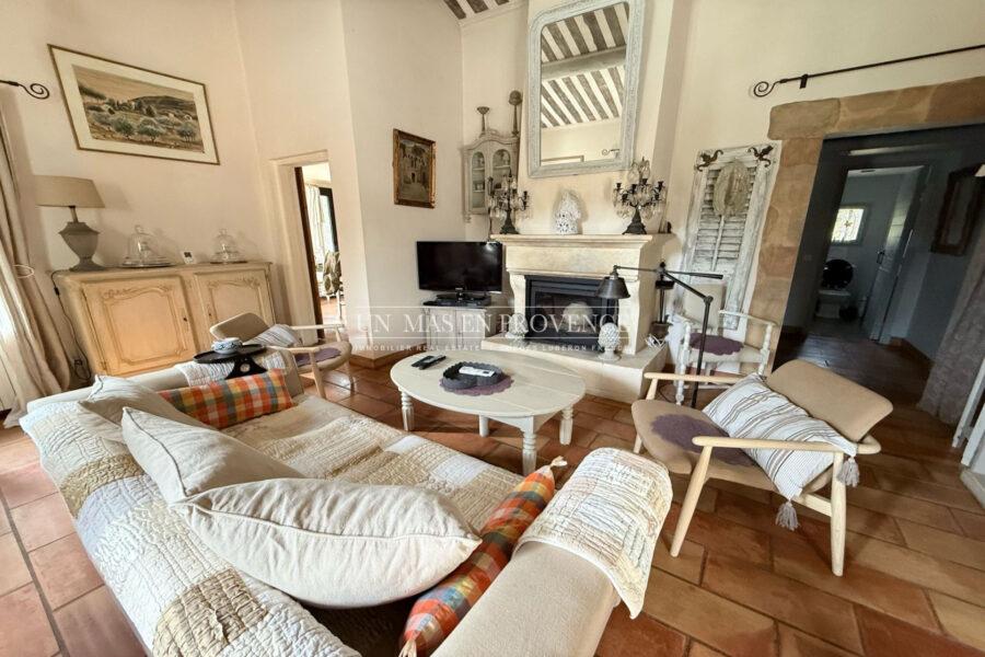 Maison à louer à Lacoste