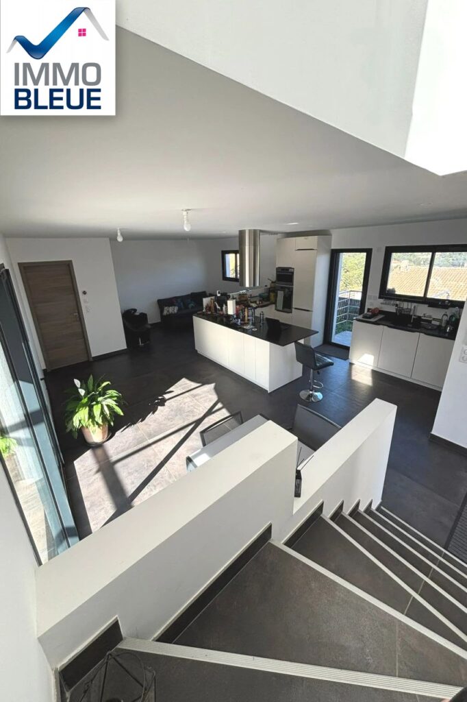 vente maison 5 Pièce(s) – 5 pièces – 4 chambres – 214.00 m²