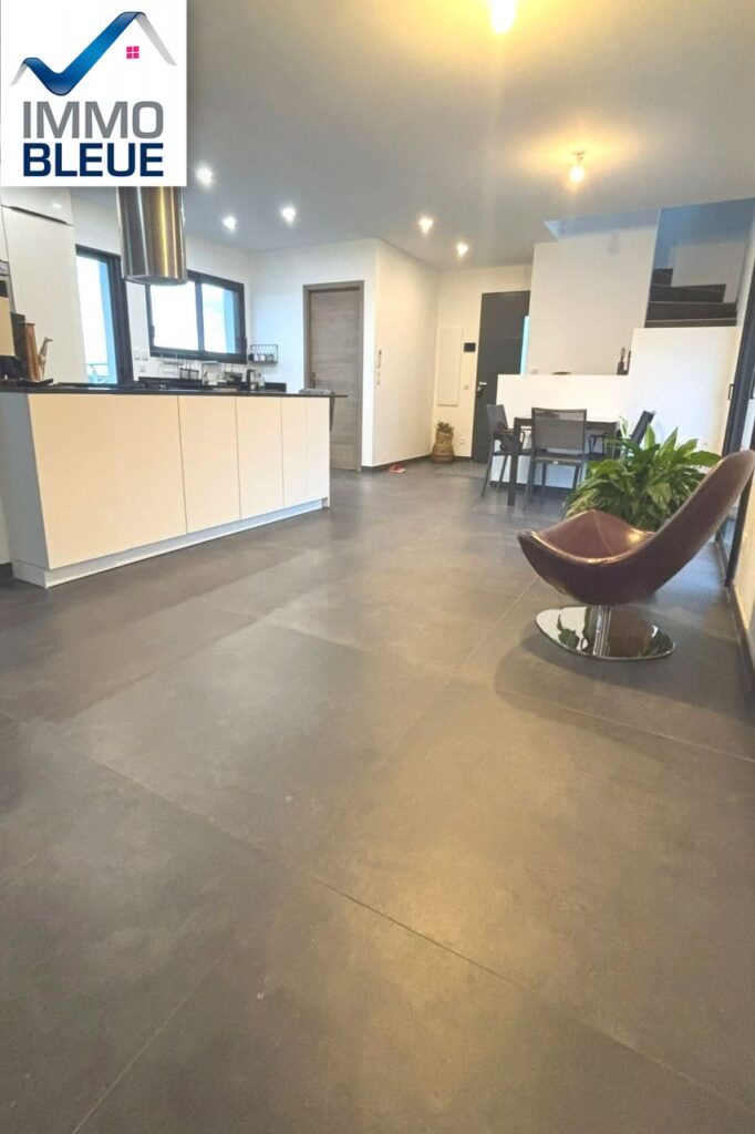 vente maison 5 Pièce(s) – 5 pièces – 4 chambres – 214.00 m²