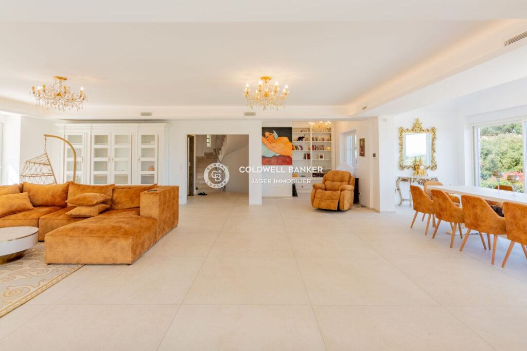 vente maison – NR pièces – 7 chambres – 378.00 m²