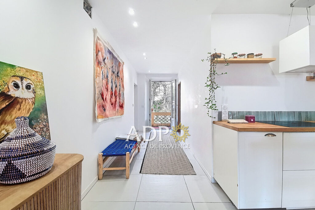 Grasse centre Dernier étage ? 4 pièces rénové avec charme et v – 4 pièces – 3 chambres – 104.07 m²