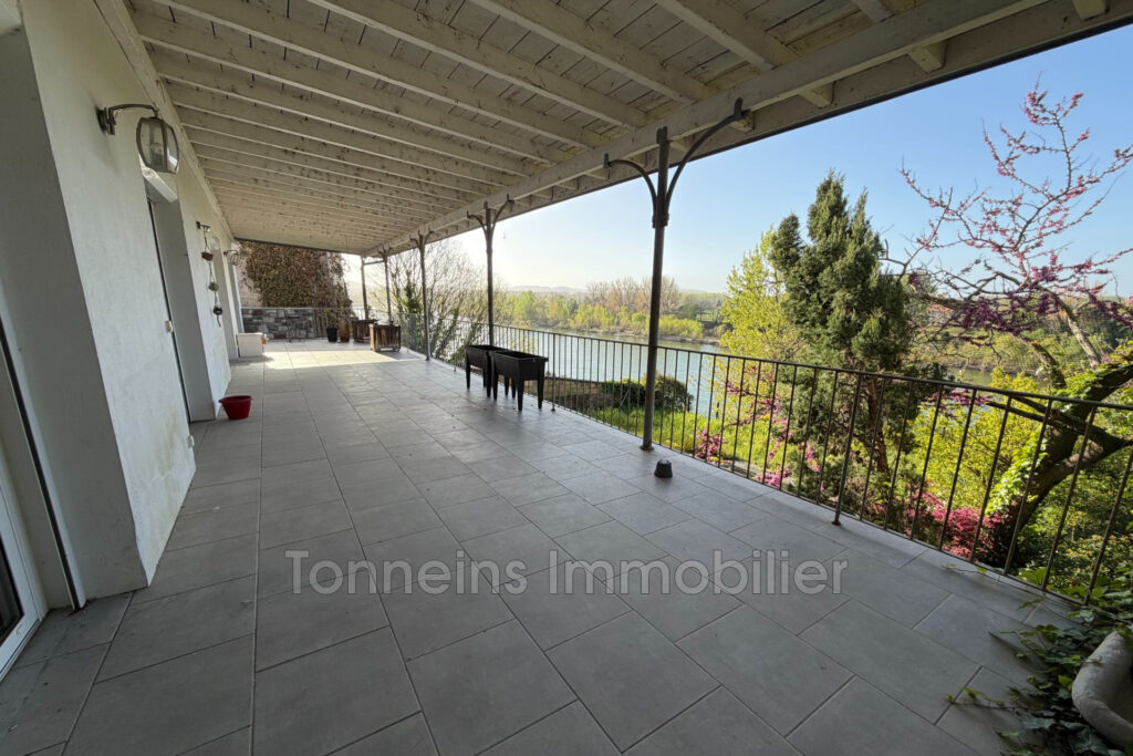 location maison 6 Pièce(s) – 6 pièces – 4 chambres – 111.00 m²