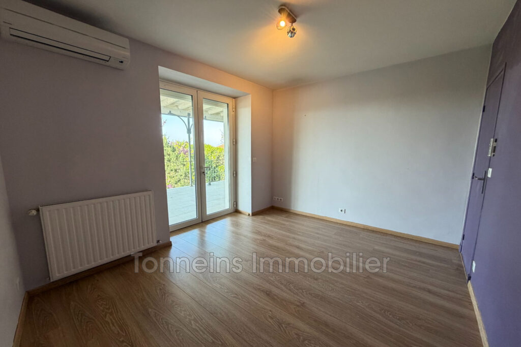 location maison 6 Pièce(s) – 6 pièces – 4 chambres – 111.00 m²