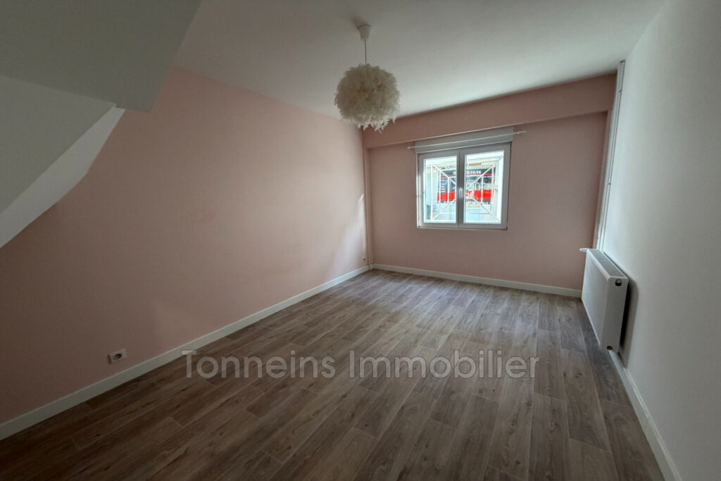 location maison 6 Pièce(s) – 6 pièces – 4 chambres – 111.00 m²