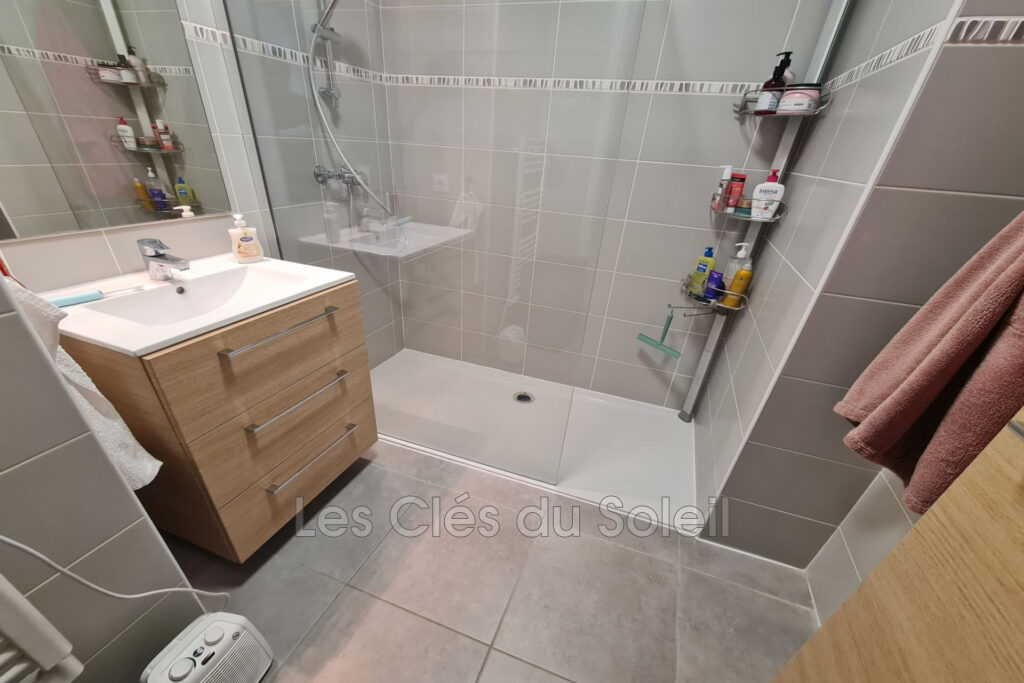 vente  3 Pièce(s) – 3 pièces – 2 chambres – 65.00 m²