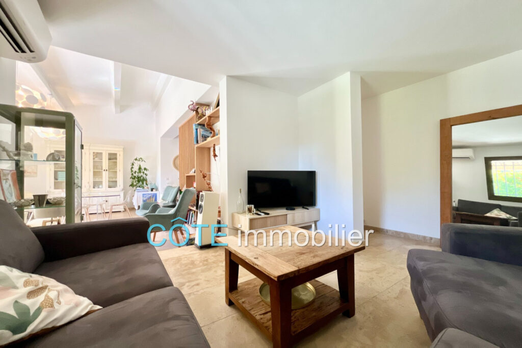 ANTIBES PROCHE CENTRE MAISON FAMILIALE 4 CHAMBRES PISCINE – 5 pièces – 4 chambres – 130.00 m²