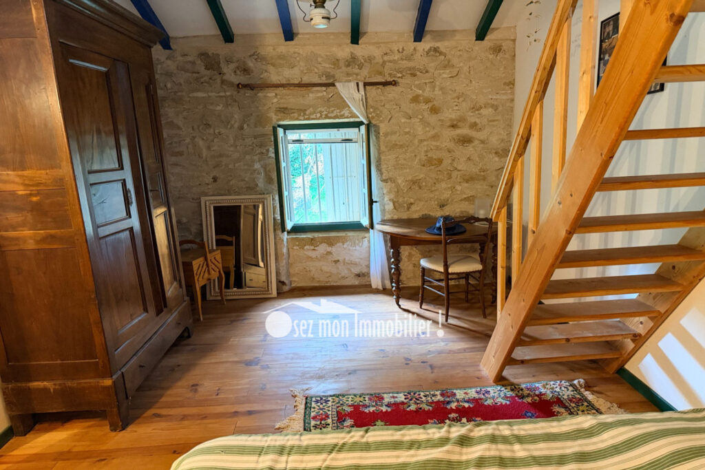 vente maison en pierre 11 Pièce(s) – 11 pièces – 7 chambres – 275.00 m²