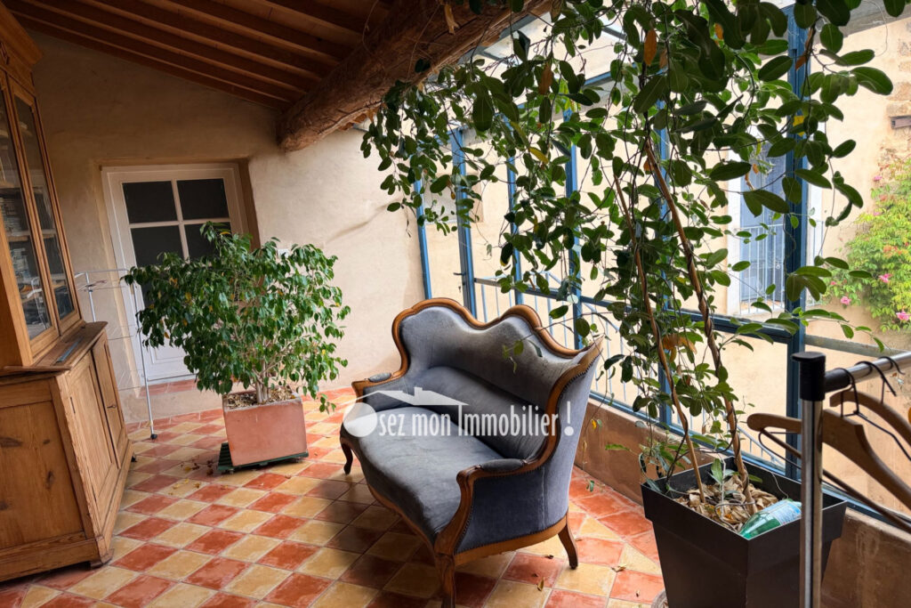 vente maison en pierre 11 Pièce(s) – 11 pièces – 7 chambres – 275.00 m²