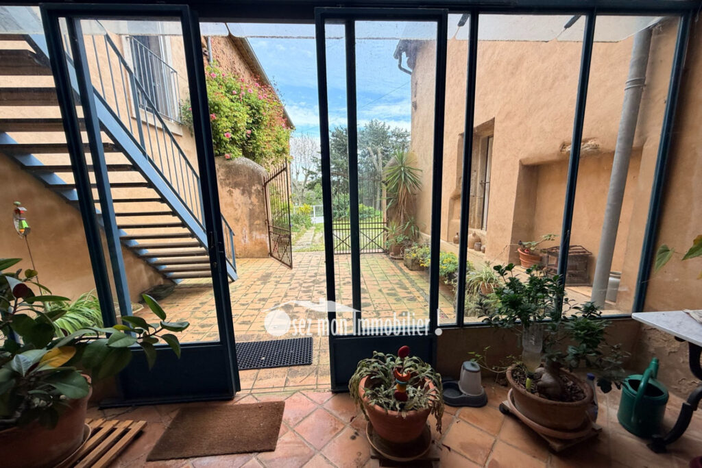 vente maison en pierre 11 Pièce(s) – 11 pièces – 7 chambres – 275.00 m²