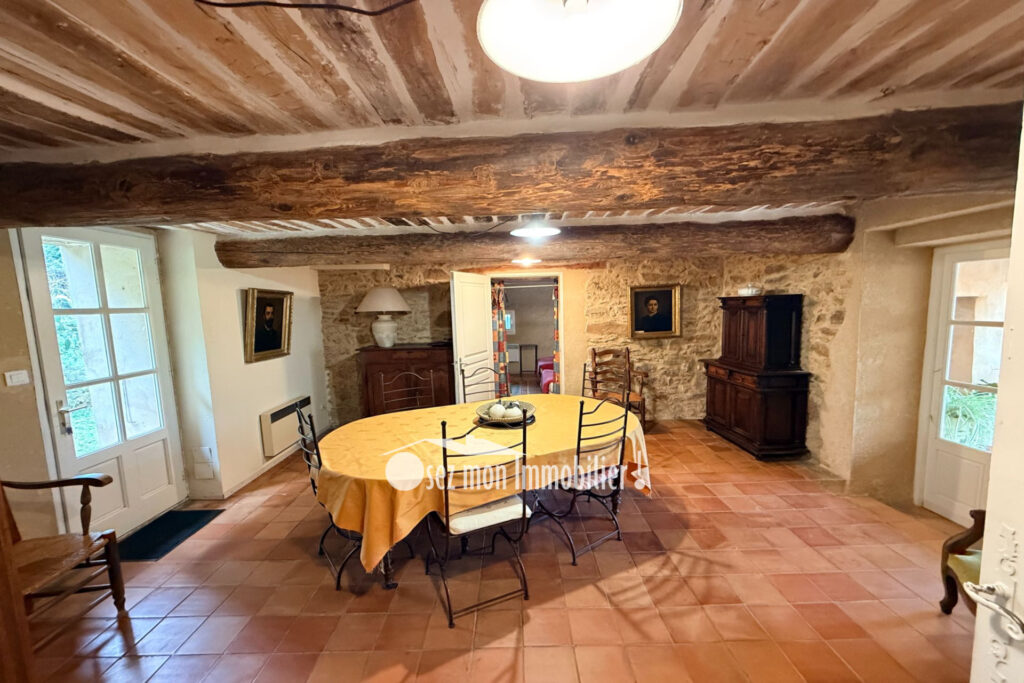 vente maison en pierre 11 Pièce(s) – 11 pièces – 7 chambres – 275.00 m²