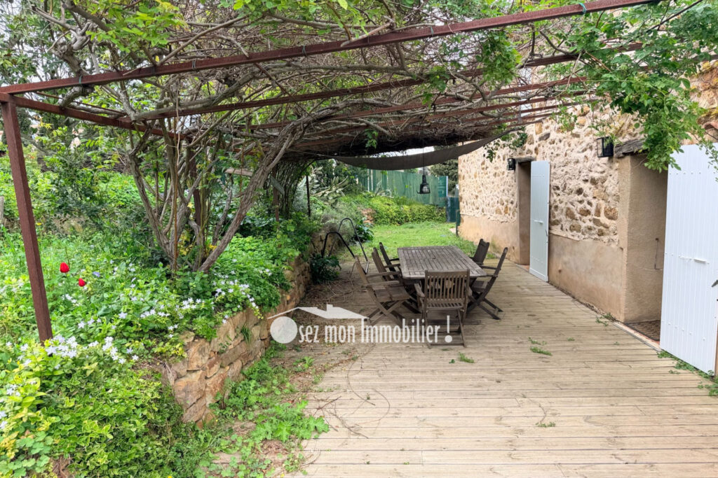 vente maison en pierre 11 Pièce(s) – 11 pièces – 7 chambres – 275.00 m²