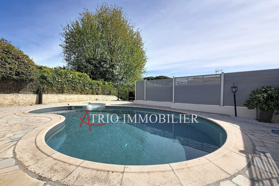 Maison à vendre à Cagnes-sur-Mer — Vue sur la ville — photo 11