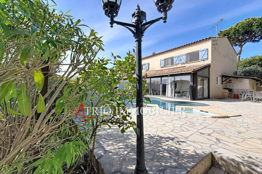 Maison à vendre à Cagnes-sur-Mer — Vue sur la ville — photo 3
