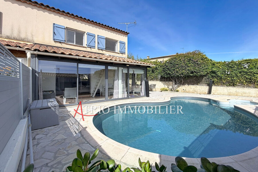 Maison à vendre à Cagnes-sur-Mer — Vue sur la ville — photo 9
