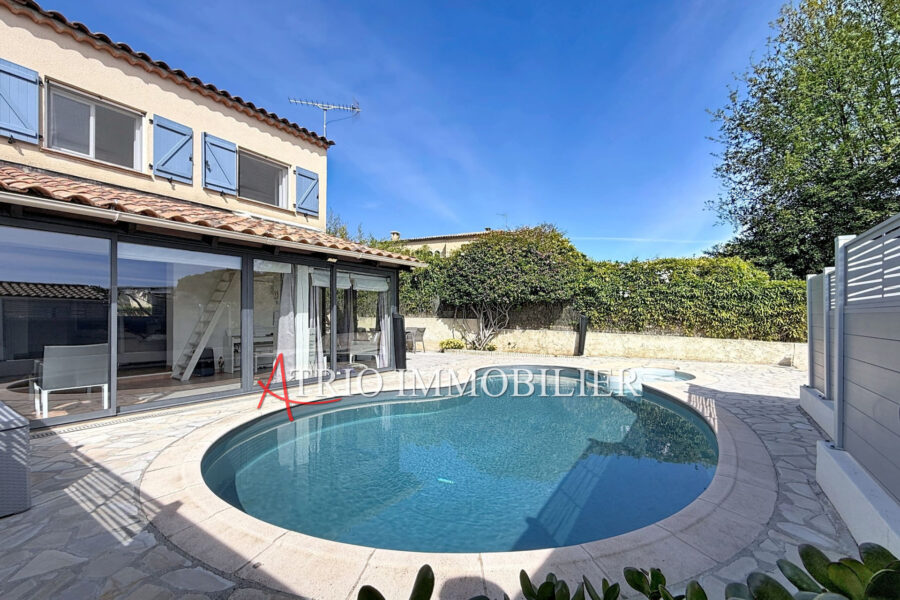 Maison à vendre à Cagnes-sur-Mer — Vue sur la ville — photo 5