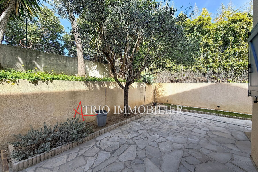 Maison à vendre à Cagnes-sur-Mer — Vue sur la ville — photo 13