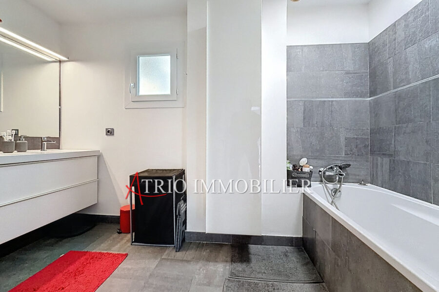 Maison à vendre à Cagnes-sur-Mer — Vue sur la ville — photo 19