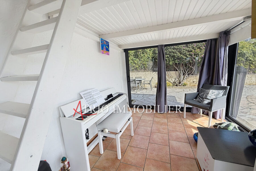 Maison à vendre à Cagnes-sur-Mer — Vue sur la ville — photo 7