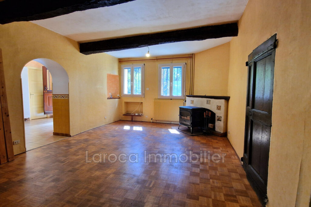 Mas de caractère avec piscine, vue montagne et terrain arboré  – 9 pièces – 5 chambres – 237.00 m²