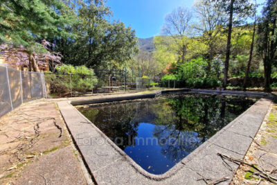 Mas de caractère avec piscine, vue montagne et terrain arboré  – 9 pièces – 5 chambres – 237.00 m²