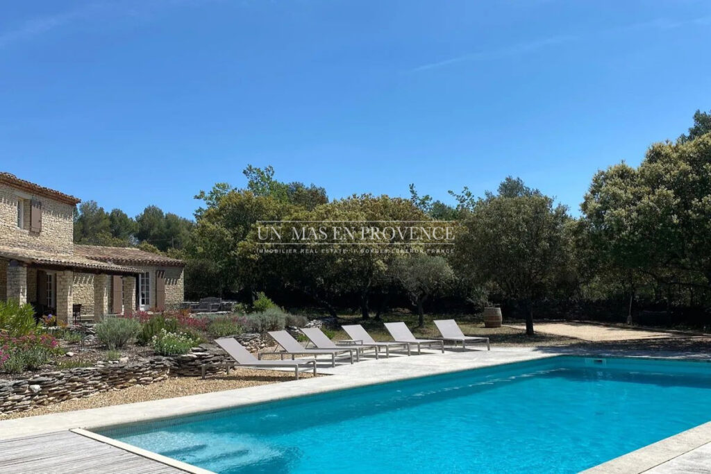 Location vacances Luberon : mas avec 5 chambres, piscine & gra – NR pièces – 5 chambres – 223.00 m²