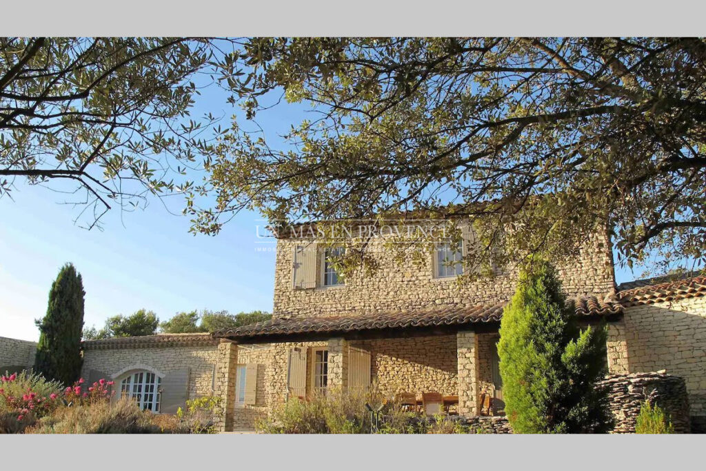 Location vacances Luberon : mas avec 5 chambres, piscine & gra – NR pièces – 5 chambres – 223.00 m²