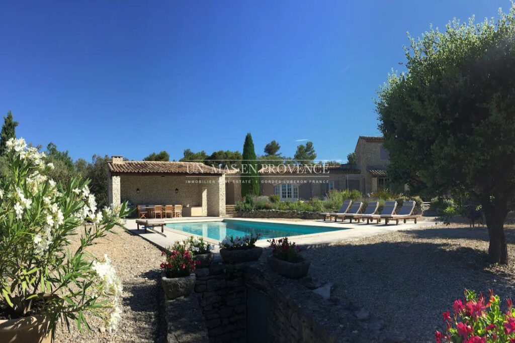 Location vacances Luberon : mas avec 5 chambres, piscine & gra – NR pièces – 5 chambres – 223.00 m²