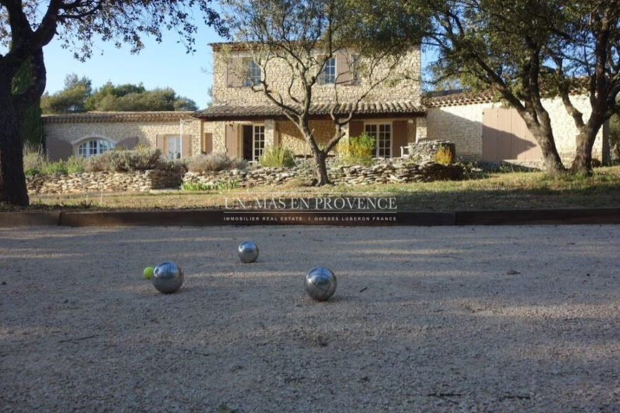 Maison à louer à Goult