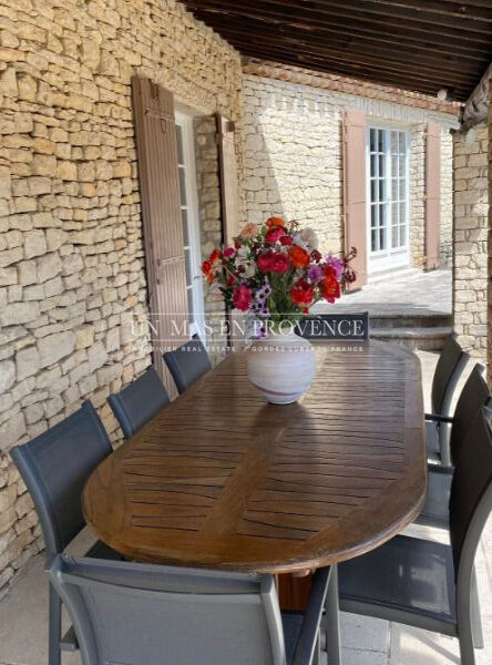 Maison à louer à Goult