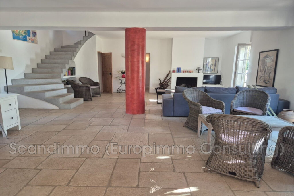 vente villa 7 Pièce(s) – 7 pièces – 5 chambres – 195.00 m²