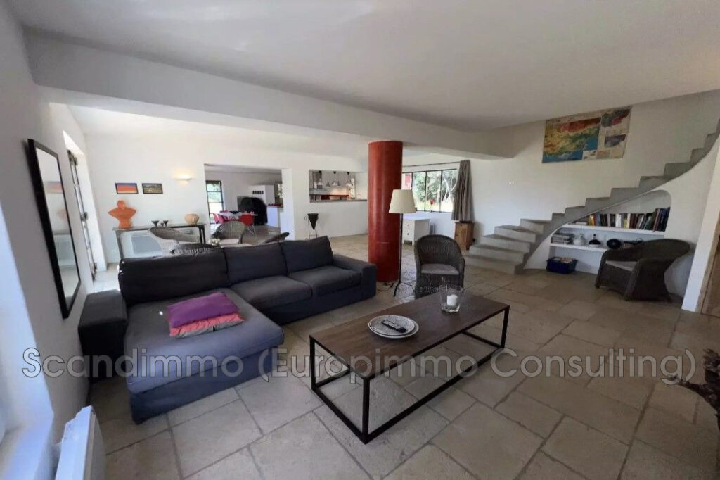 vente villa 7 Pièce(s) – 7 pièces – 5 chambres – 195.00 m²