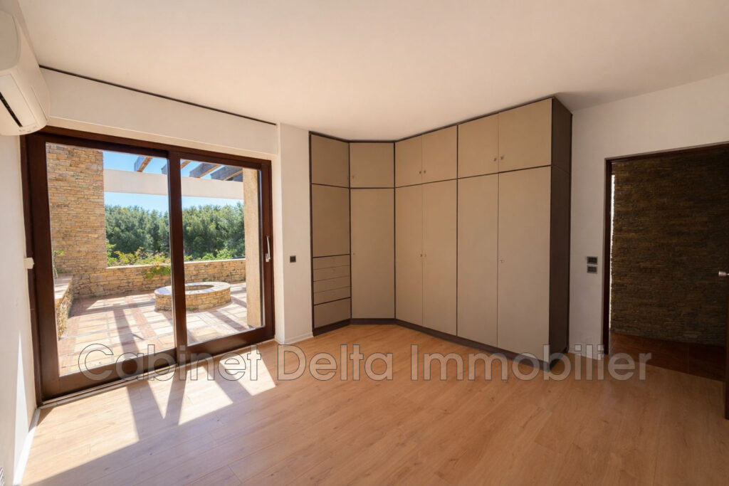 COUP DE COEUR ! – 6 pièces – 5 chambres – 200.00 m²