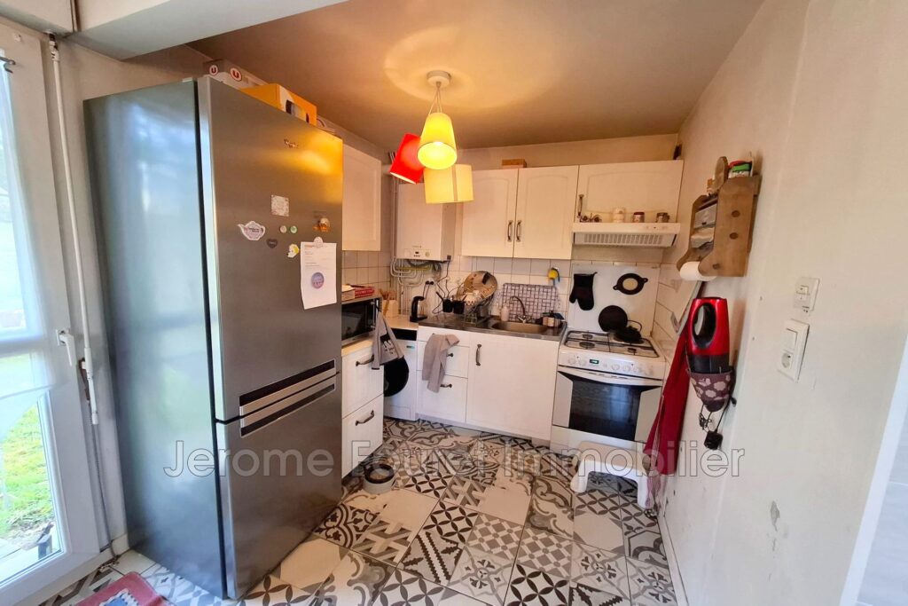 Maison à deux pas du centre-ville et des commodités. – 2 pièces – 1 chambre – 53.50 m²