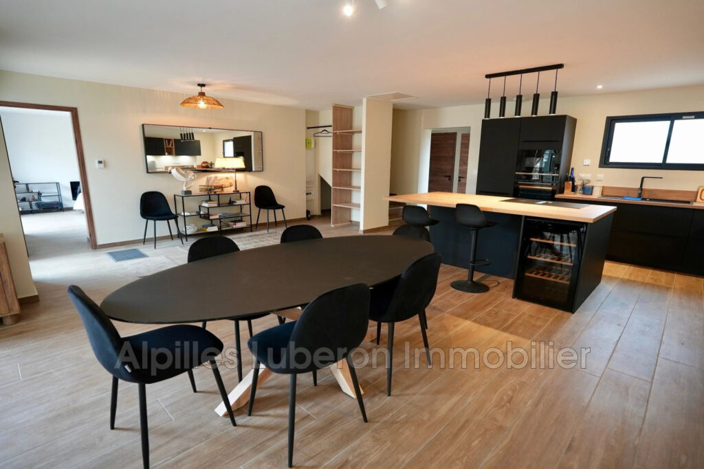 vente maison 4 Pièce(s) – 4 pièces – 3 chambres – 130.00 m²