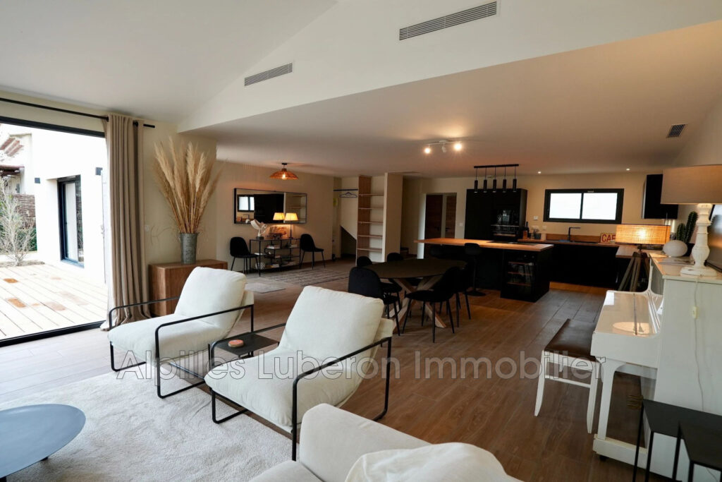 vente maison 4 Pièce(s) – 4 pièces – 3 chambres – 130.00 m²