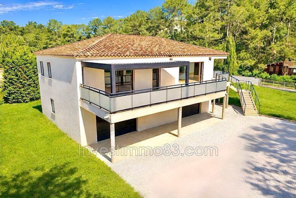 Dans un environnement calme et verdoyant et dans un quartier r – 5 pièces – 4 chambres – 250.00 m²