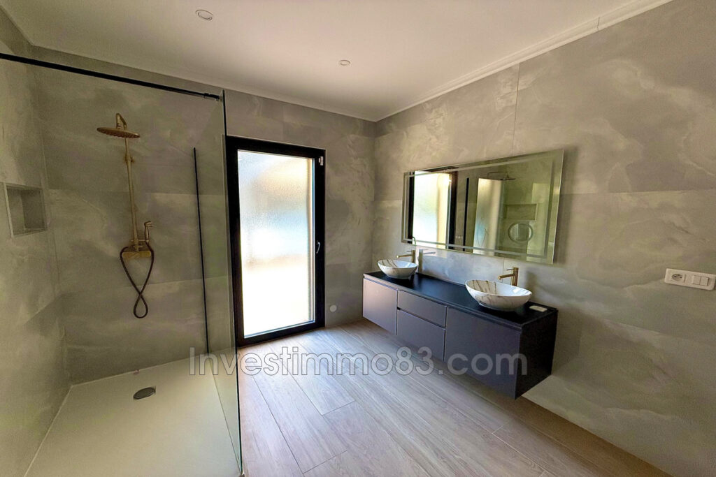 Dans un environnement calme et verdoyant et dans un quartier r – 5 pièces – 4 chambres – 250.00 m²