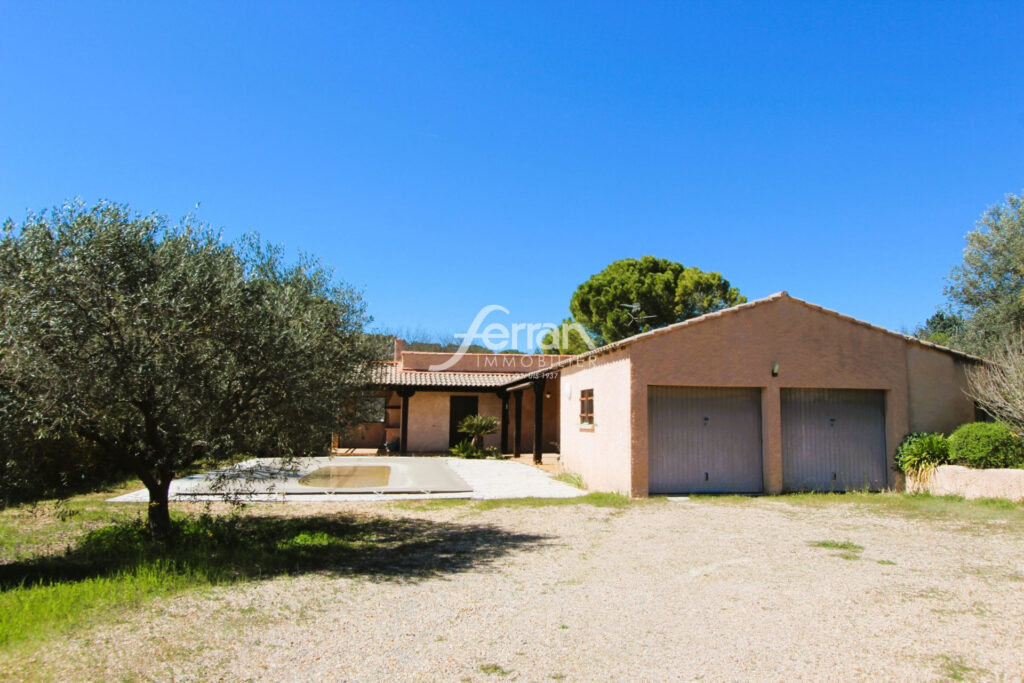 A vendre à Lorgues Maison de 145m² sur 1545m² de terrain – 4 pièces – 3 chambres – 145.00 m²