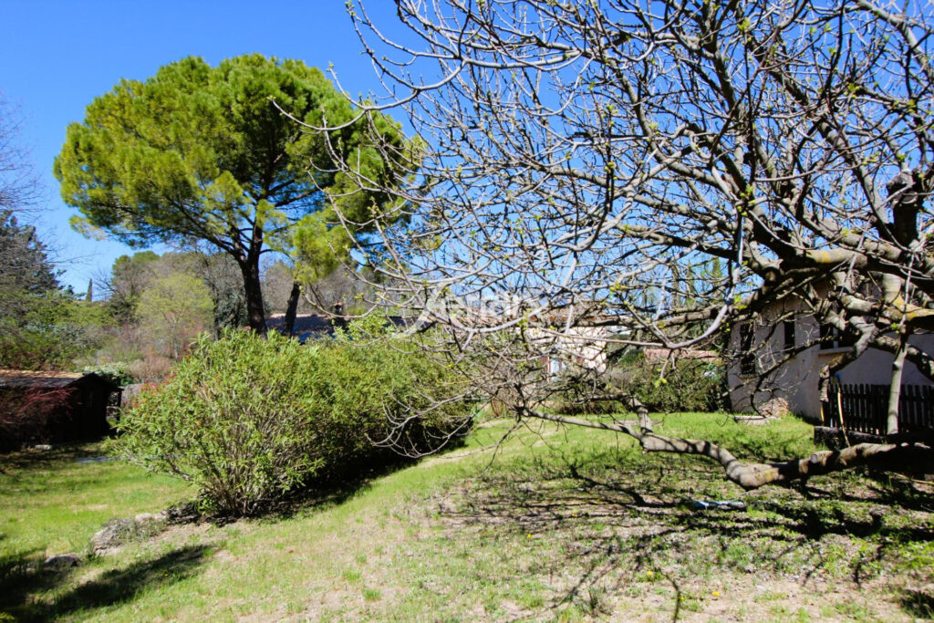 A vendre à Lorgues Maison de 145m² sur 1545m² de terrain – 4 pièces – 3 chambres – 145.00 m²