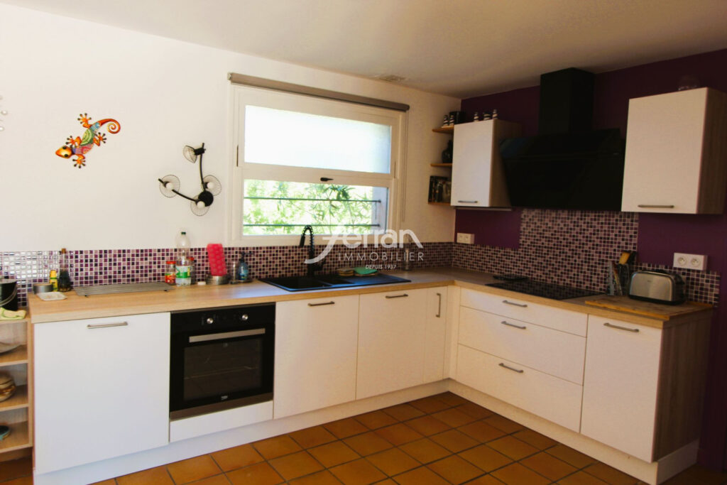 A vendre à Lorgues Maison de 145m² sur 1545m² de terrain – 4 pièces – 3 chambres – 145.00 m²