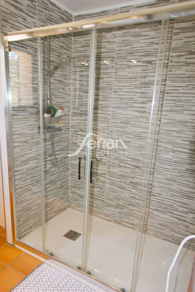 A vendre à Lorgues Maison de 145m² sur 1545m² de terrain – 4 pièces – 3 chambres – 145.00 m²